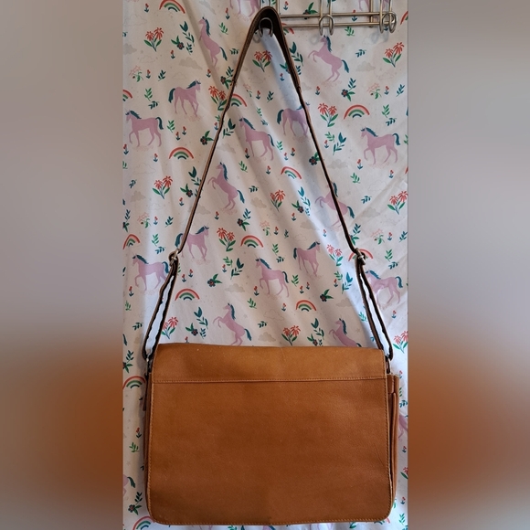 Piel Tan Columbian Leather Business  Briefcase Crossbody Messenger Bag w/ Sleeve - Picture 1 of 16